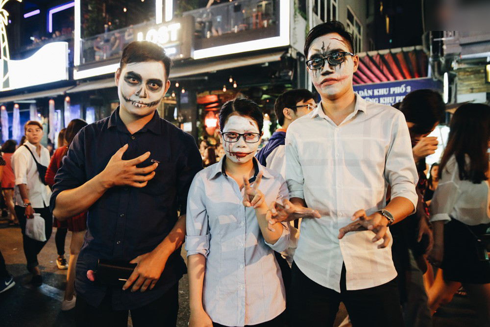 Giới trẻ Sài Gòn hưởng ứng Halloween: Phố đi bộ Bùi Viện là sàn hóa thân đặc sắc nhất năm nay!